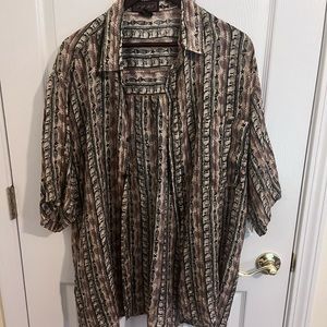PURE. Vintage Silk collared button-down patterned short sleeve shirt. Size XL.